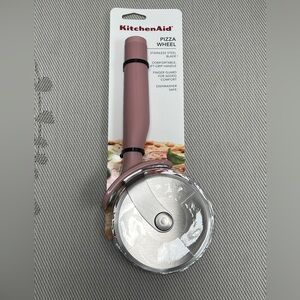 NEW KitchenAid Silicone Handle Pizza Wheel in Dried Rose [Pink]